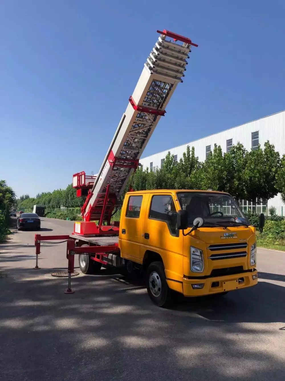 梓潼附近的云梯车出租服务：轻松解决高空作业需求