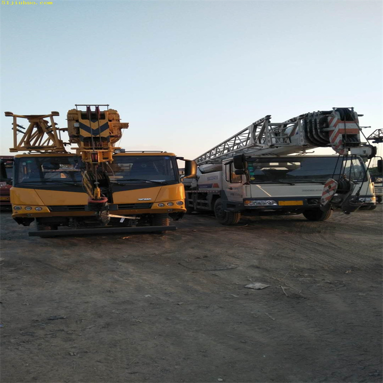 梓潼吊车吊挖机正确办法